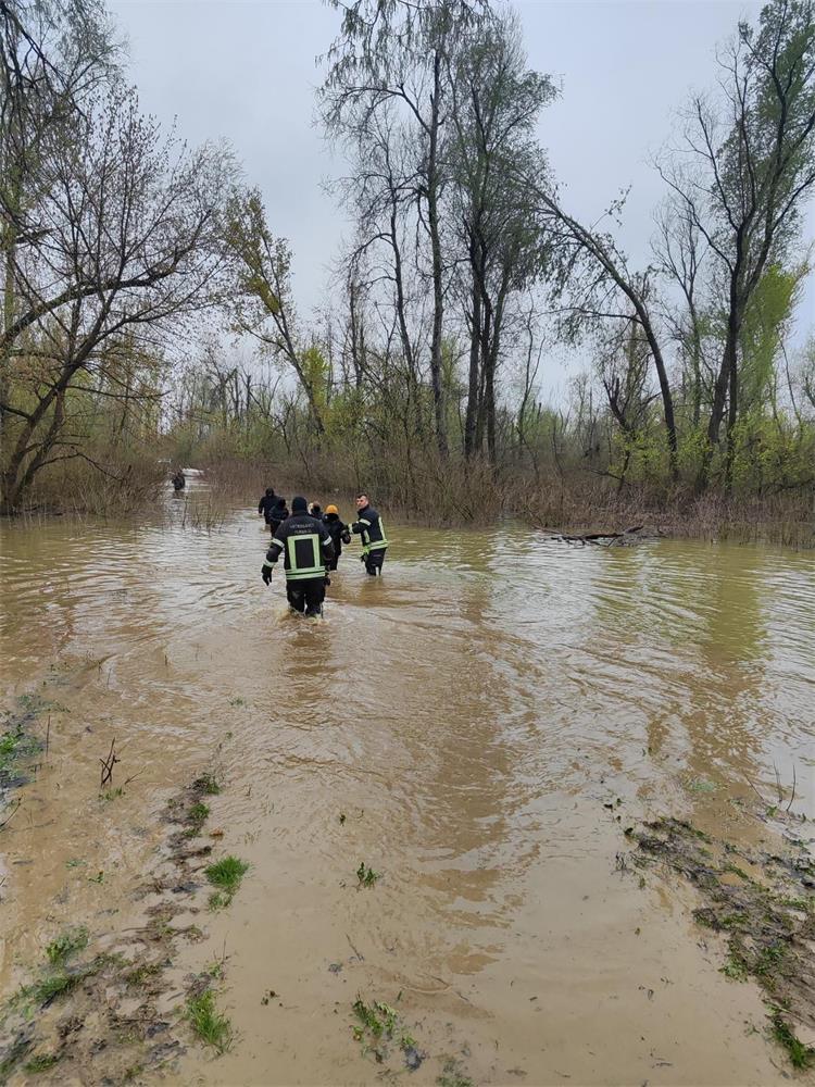 Slika /slike/spašavanje osoba iz Save 1.4.2026.  (2).jpg